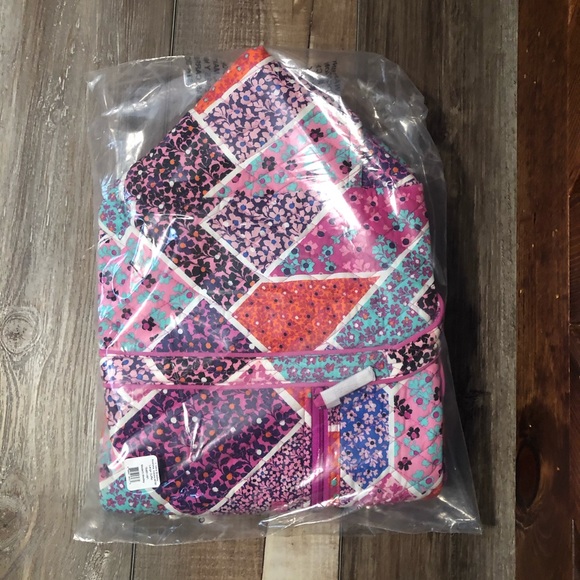 Vera Bradley Large Duffel bag in Modern Medley NWT - Picture 2 of 7